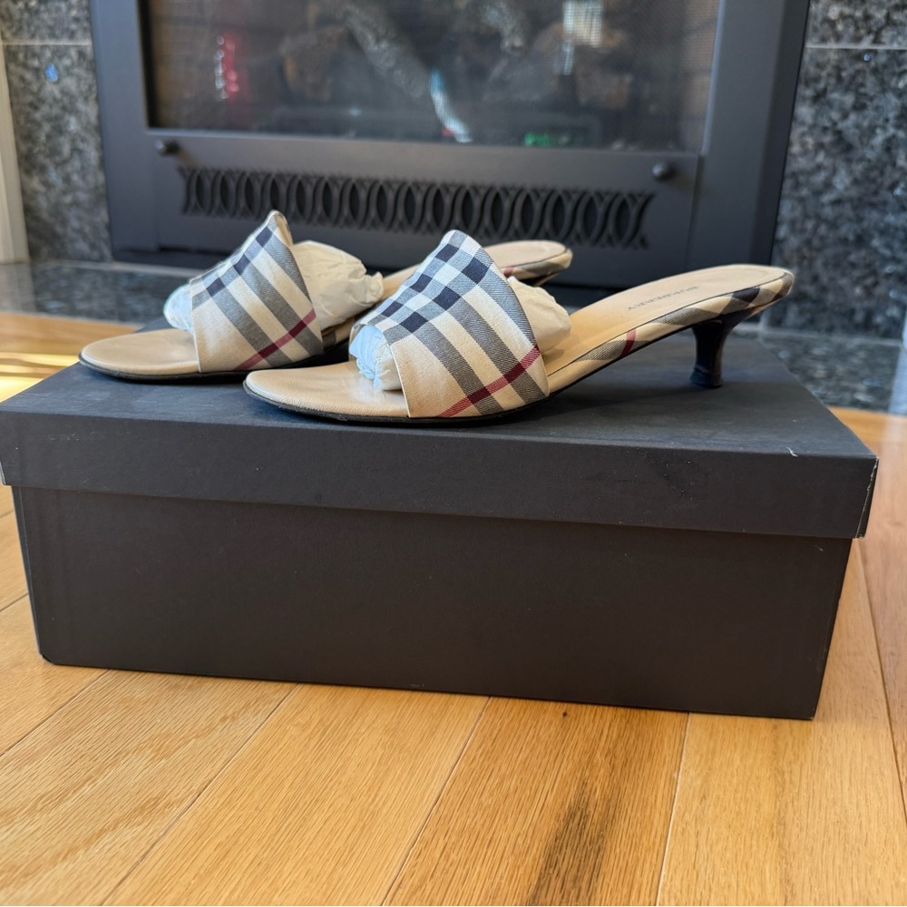 Burberry Signature Pattern Checkered Women's Kitten Heels 5.5